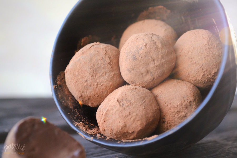 Paleo, gluten-free, vegan -- Easy Chocolate Truffles by Painted Fork
